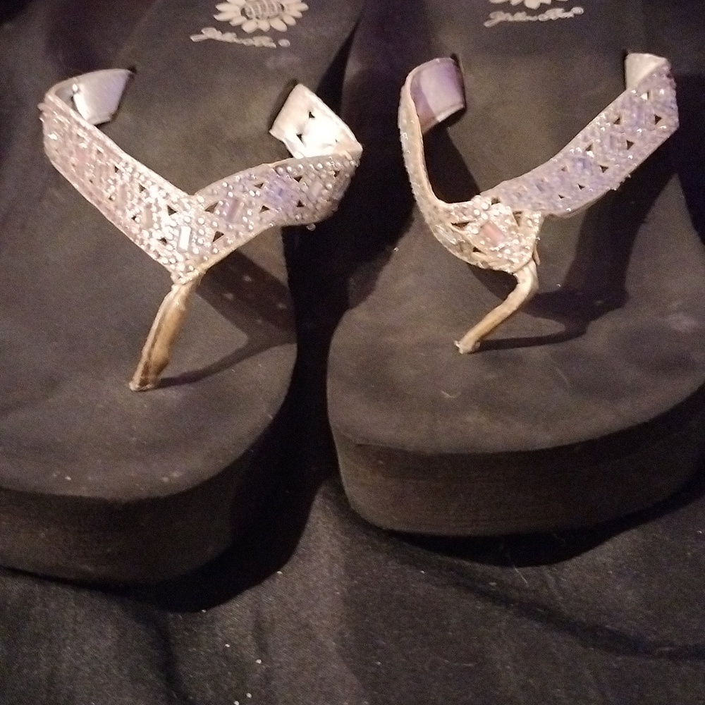 Sandals - Picture 3 of 4
